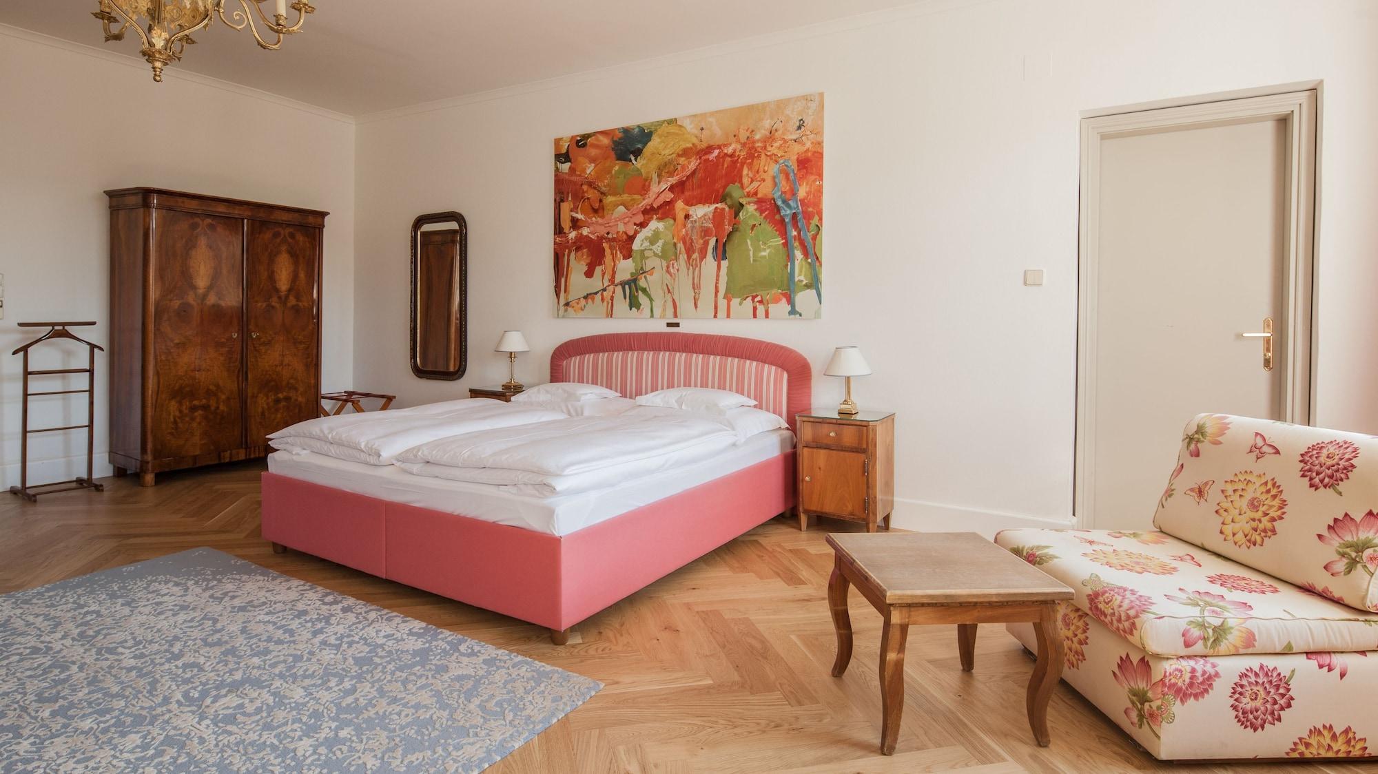 Schlossberghotel Graz Ngoại thất bức ảnh A room at the Hotel Axelmannstein