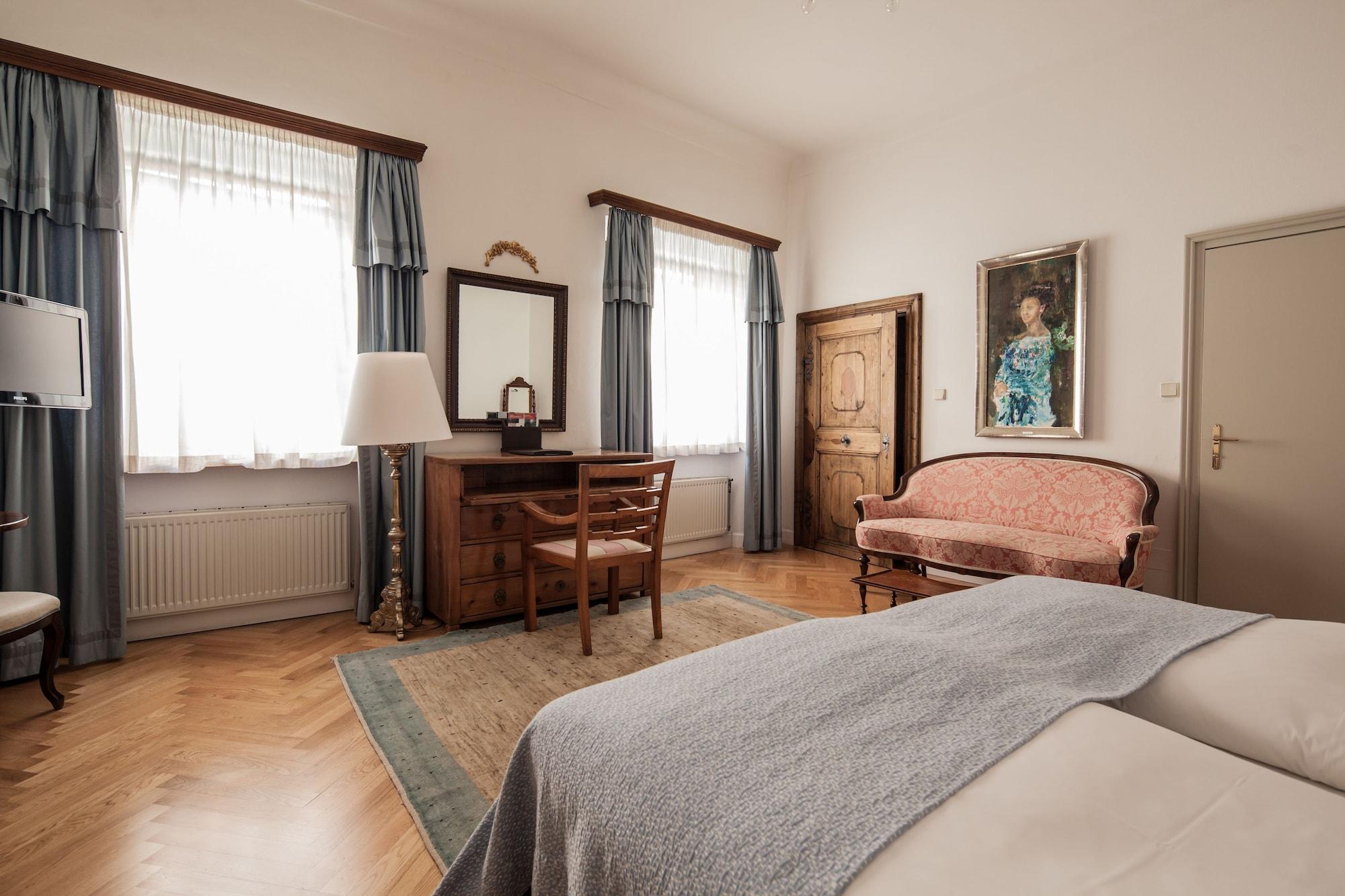 Schlossberghotel Graz Ngoại thất bức ảnh A room at the hotel
