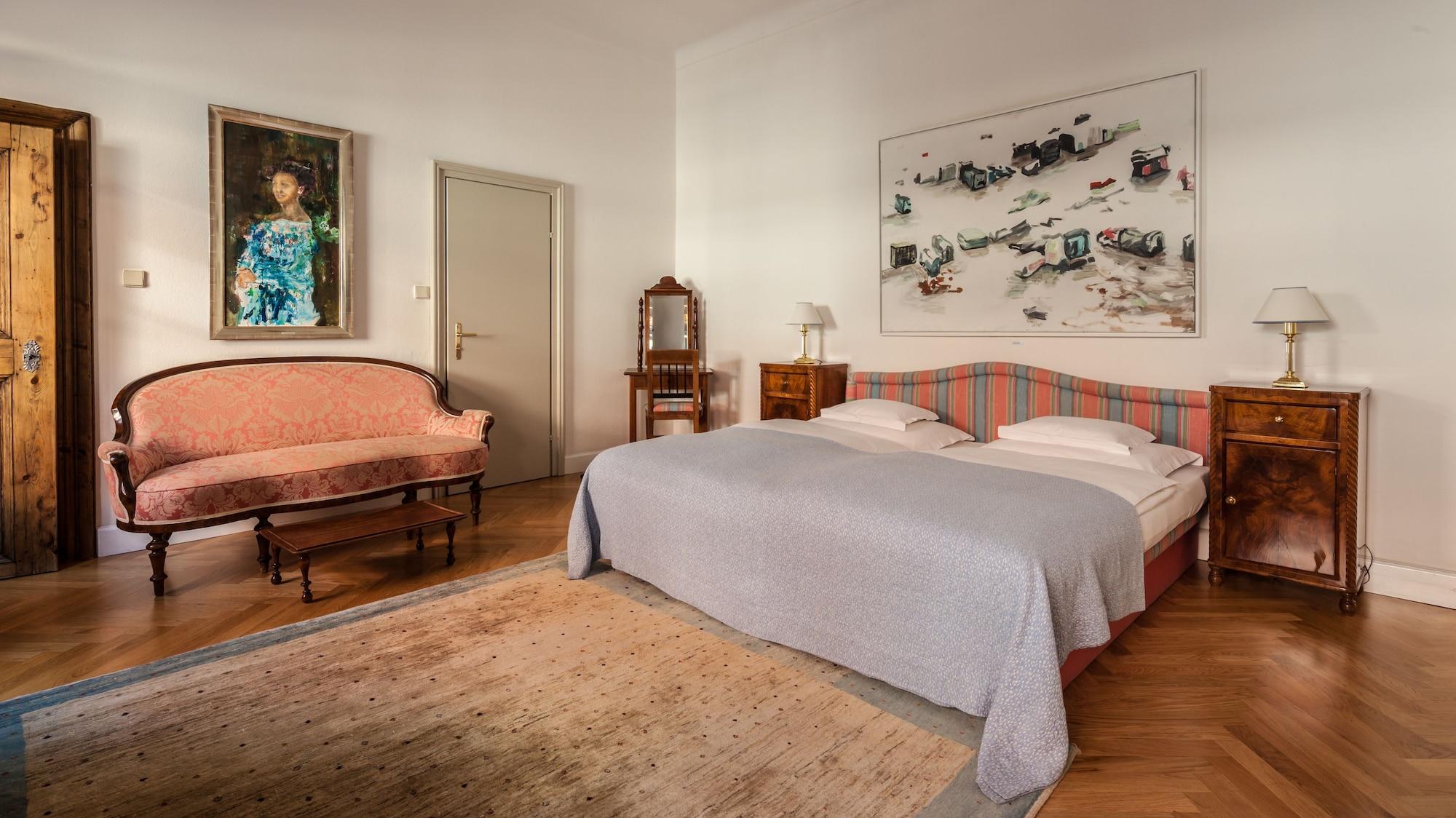 Schlossberghotel Graz Ngoại thất bức ảnh The bedroom
