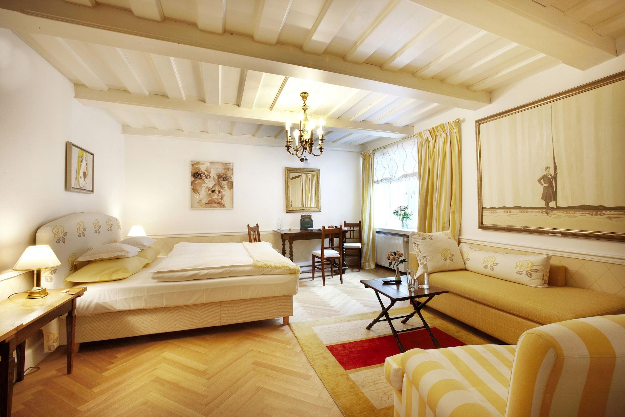 Schlossberghotel Graz Phòng bức ảnh A typical room at the Hotel Axelmannstein