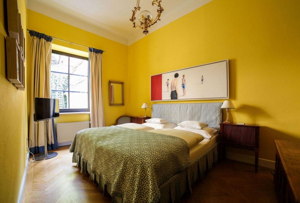 Schlossberghotel Graz Ngoại thất bức ảnh A room at the Hotel Axelmannstein