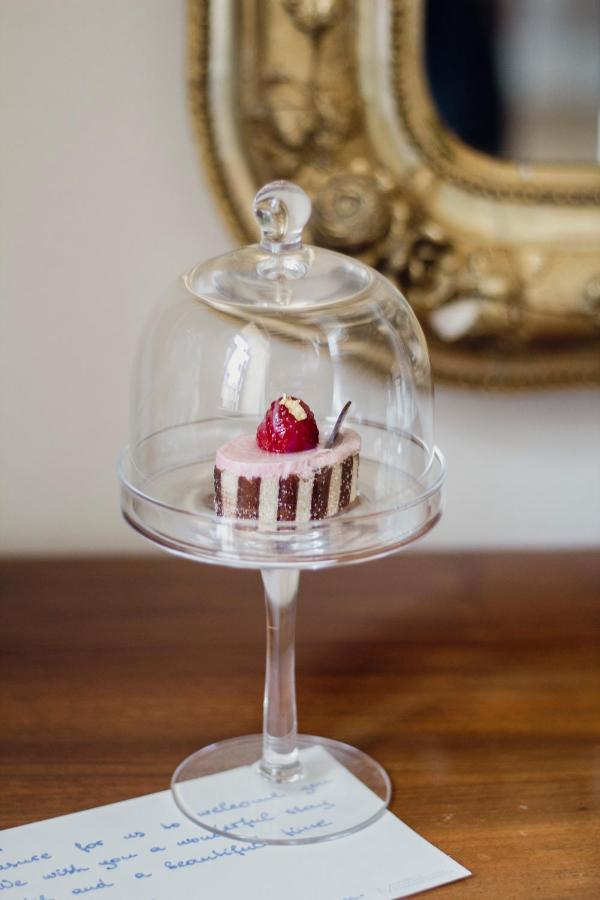Schlossberghotel Graz Ngoại thất bức ảnh A cake stand with a cake