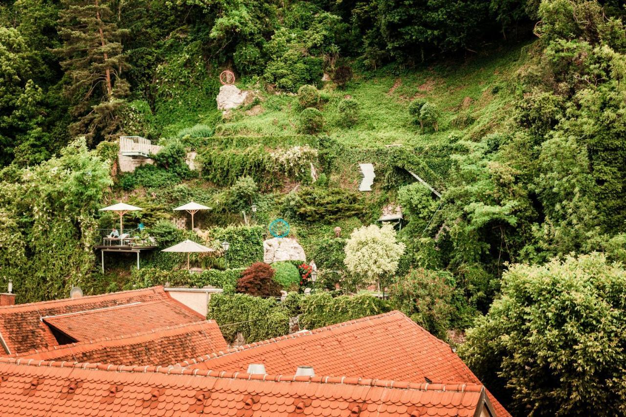 Schlossberghotel Graz Ngoại thất bức ảnh The garden