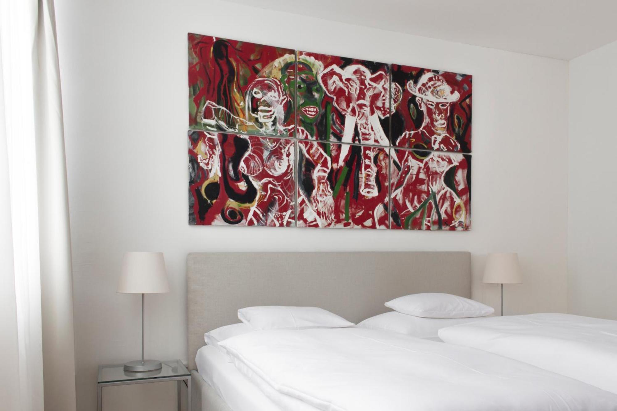 Schlossberghotel Graz Ngoại thất bức ảnh A painting by the artist