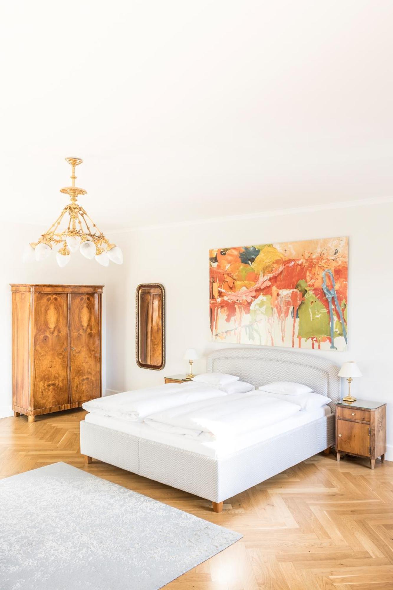 Schlossberghotel Graz Ngoại thất bức ảnh A bedroom